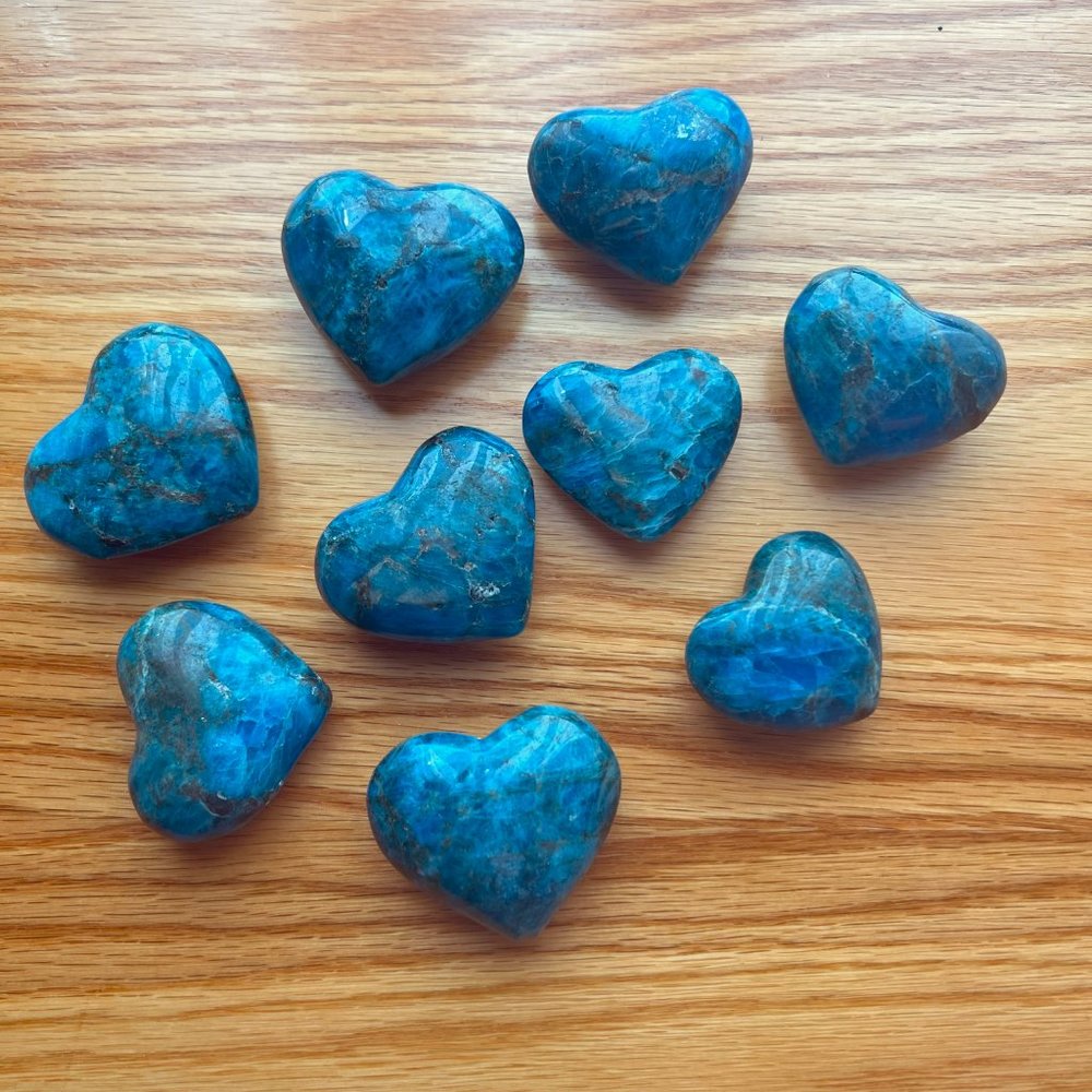 Blue Apatite Heart crystal gemmy palm stone - Picture 3 of 4